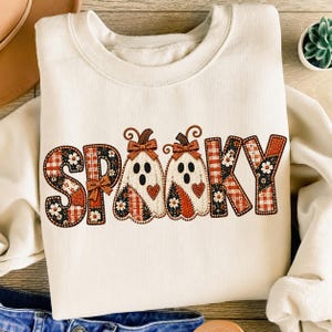 Gruseliger Geist (PNG), Halloween-Buchstaben im Patchwork-Stil mit Vichy-Schleifen und Blumenmuster, digitaler Download für Herbst-Shirt-Sublimation