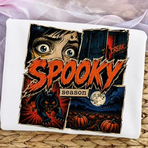 Grusel-Comic-PNG, Vintage-Horror-Pulp-Art mit schreiender Frau, schwarzer Katze und Kürbisfeld, Retro-Halloween-Sublimations-Download