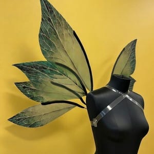 Grünes Schmetterlings-Cosplay-Kostüm – Die Flügel der Waldfee – Grünes Schmetterlings-Cosplay-Kostüm, Festival-Accessoire, Fantasy-Elfe