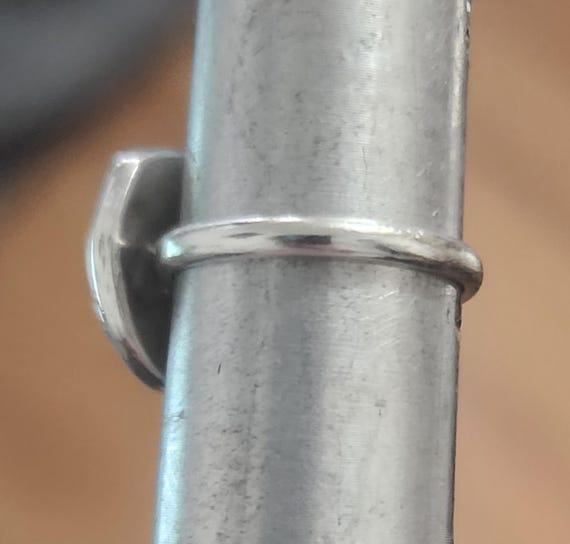 Size 4 tiny moonstone and silver ring - image 7