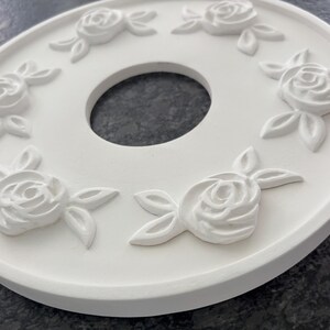 10" Rose Ceiling Medallion: White Flower Decor, Lightweight Resin bild 3