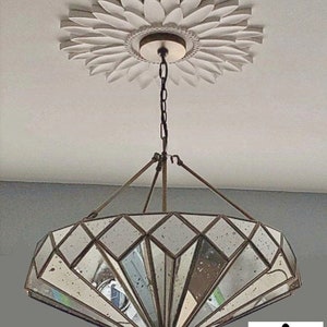 Sunflower Ceiling Medallion: White Flower Decor by Marie Ricci bild 2