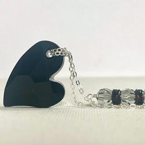ブラッククリスタルハートネックレス：アンチバレンタインジュエリー