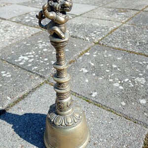 Rare Antique Javanese Singa Ghanta Bell (26.5 cm) – Large Bronze Temple Object – Majapahit Style – Originally Cast – Beautiful Reverberation.