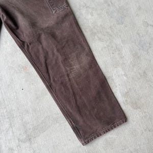 Pantalones de trabajo Carhartt color marrón desgastado con doble rodilla, estilo carpintero, talla 36x32 imagen 9