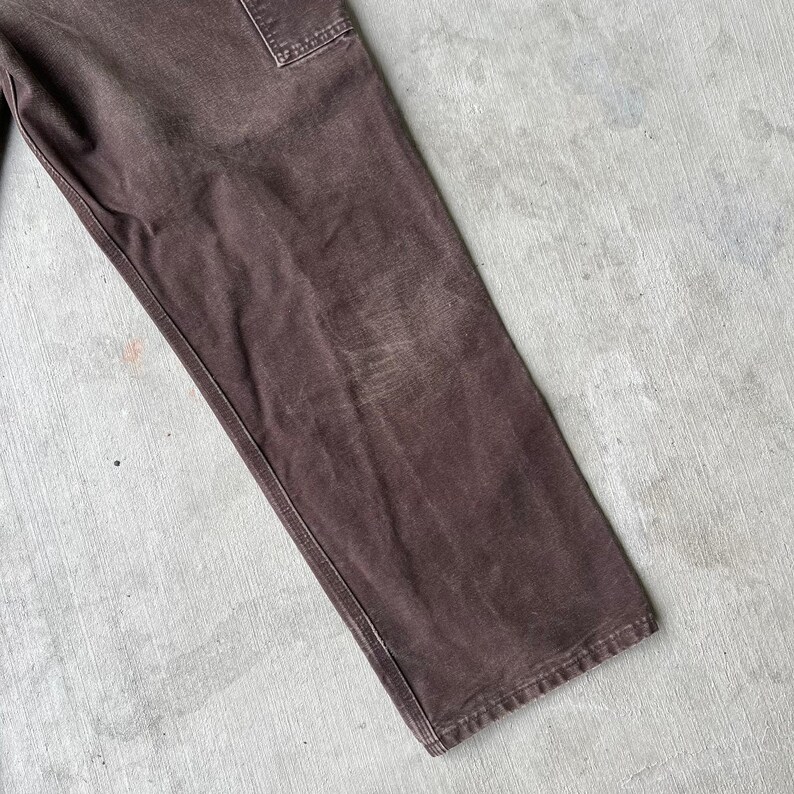 Pantalones de trabajo Carhartt color marrón desgastado con doble rodilla, estilo carpintero, talla 36x32 imagen 9