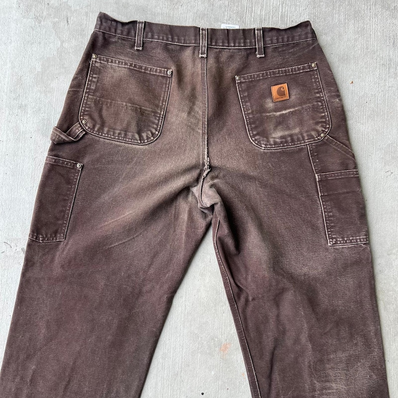 Pantalones de trabajo Carhartt color marrón desgastado con doble rodilla, estilo carpintero, talla 36x32 imagen 5