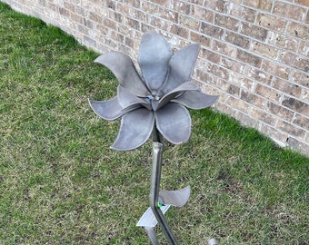 Handcrafted Metal Lily: Uncoated Steel Yard Art (SMALL)
