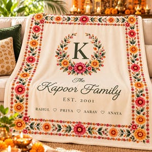 Coperta personalizzata con il nome di famiglia, regalo per Diwali, coperta con monogramma floreale, decorazione indiana per la casa, ricordo di famiglia personalizzato, regalo per l'inaugurazione della casa.