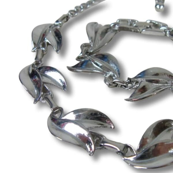 Vintage 1960s Necklace & Bracelet Set 60s Silver Metal Leaf Motif Demi Parure Jewelry Set