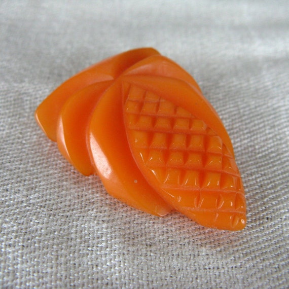 Vintage 1930s Orange Fakelite or Bakelite Dress Cl