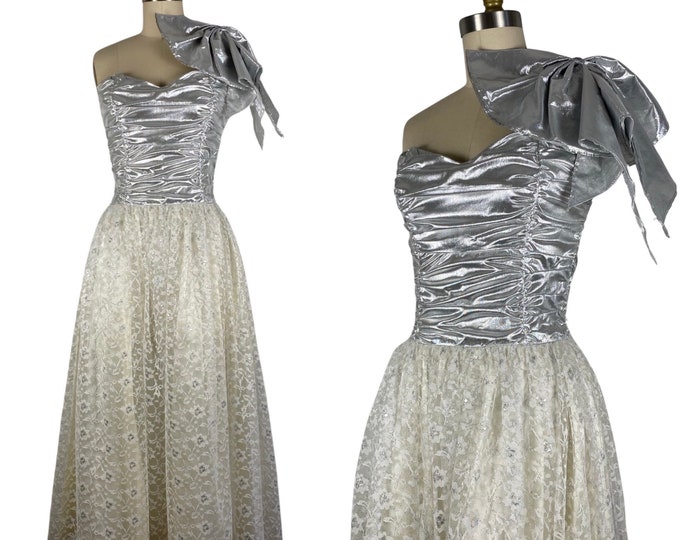 Vintage 1980's GUNNE SAX Silver Lace Cocktail Dress with Big Bow | Size XS