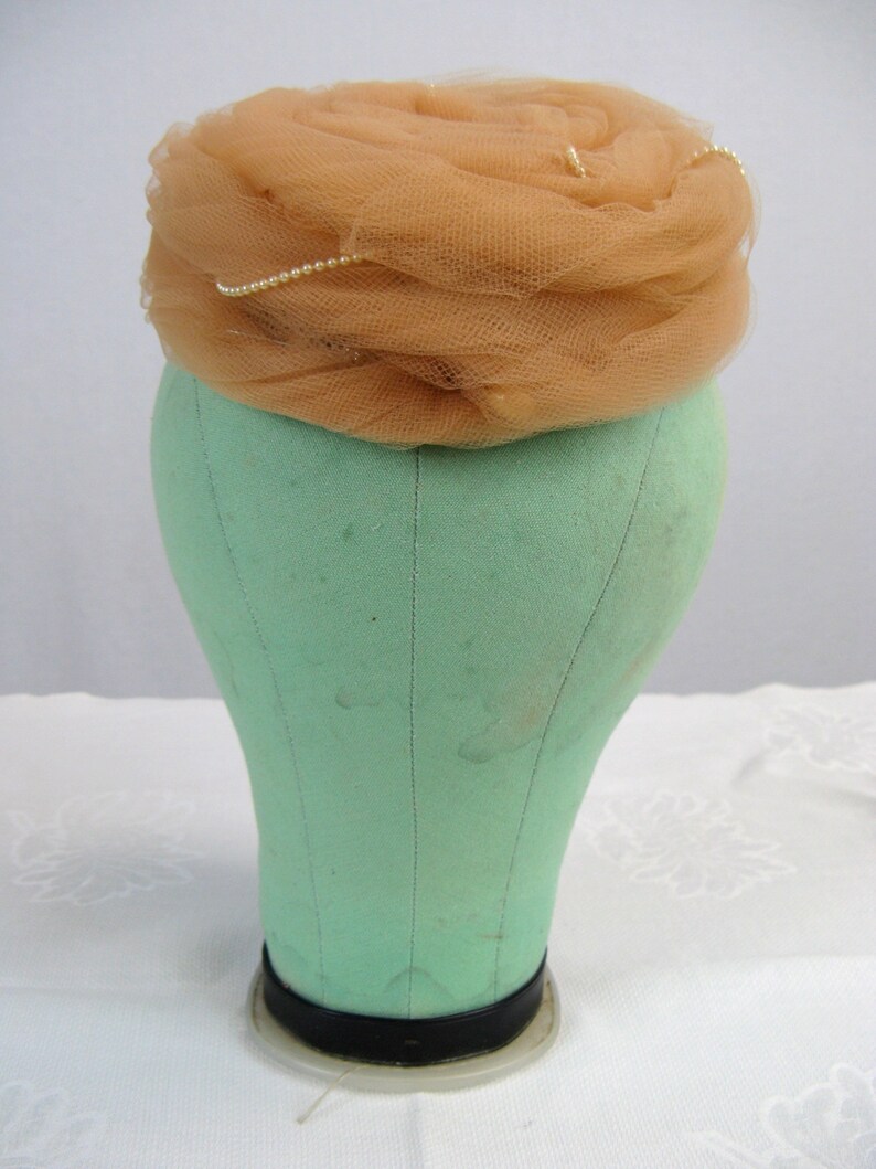 Vintage 1950s Nude Tulle Pilbox Hat 50s PilBox Hat image 3