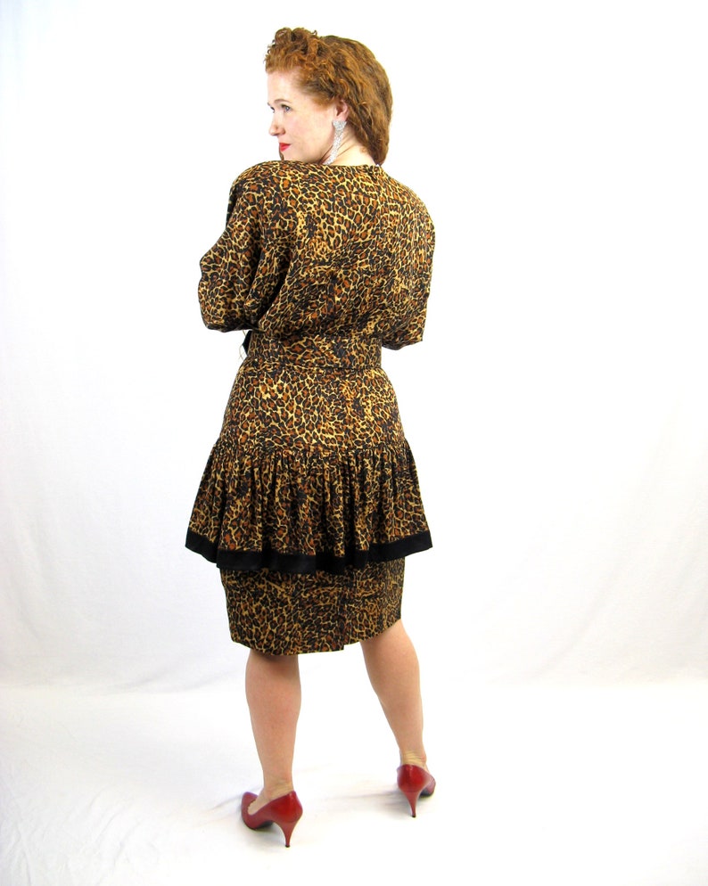 Vintage 1980s Silk Leopard Print Dress with Dolmen Sleeves Size M/L image 10