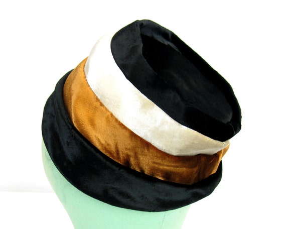 Vintage 1950s Velvet Fez Style Hat Black Cream an… - image 4