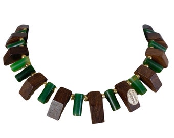 Vintage 1940s 1950s Green Resin and Rosewood Beaded Necklace