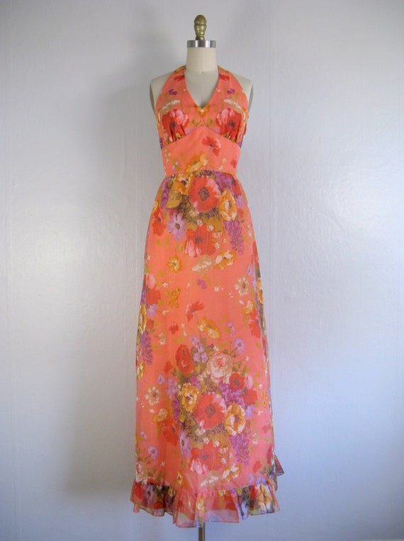 Vintage 1970s Peach Floral Halter Maxi Dress by L… - image 3
