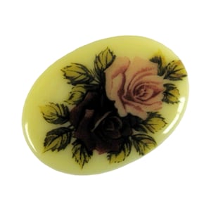 Vintage 1970s Cream Resin Flower Cabochons 70s Small Resin Floral Cabochon