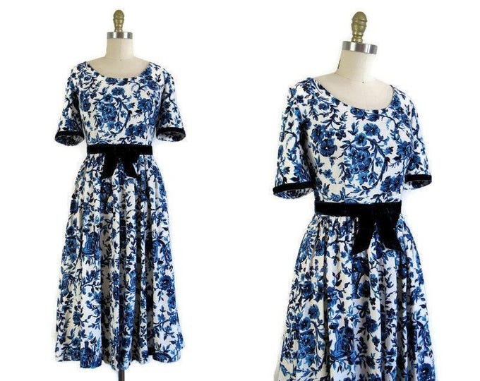 Vintage 1950s Blue Floral Cotton Dress with Velvet Trim Size M