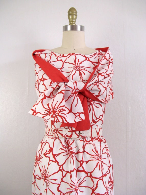 Vintage 1960s Red and White Floral Dress with Mat… - image 9