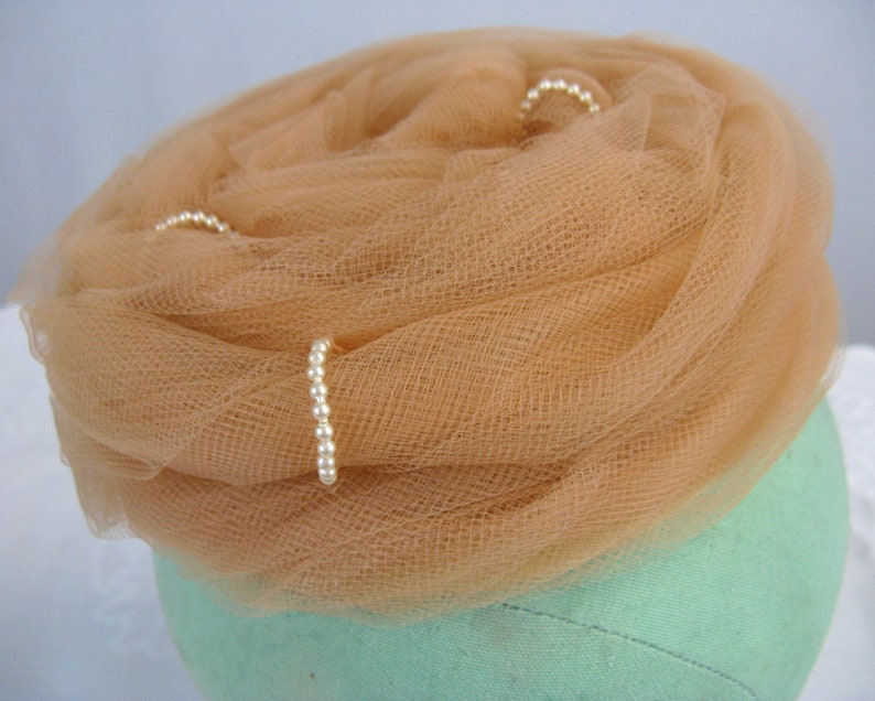 Vintage 1950s Nude Tulle Pilbox Hat 50s PilBox Hat image 1