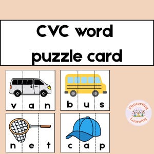 Puede incluir: Una tarjeta de rompecabezas de palabras CVC con cuatro segmentos rectangulares que muestran ilustraciones de una furgoneta plateada, un autobús amarillo, una red marrón y una gorra azul. Cada imagen está dividida en tres secciones verticales con las letras v-a-n, b-u-s, n-e-t y c-a-p debajo. El texto CVC word puzzle card está en la parte superior.