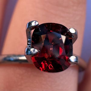 Natural Deep Red Spinel 0.95 ct – Rich Burgundy Red – Cushion Cut – Unheated – Elegant Ruby Alternative