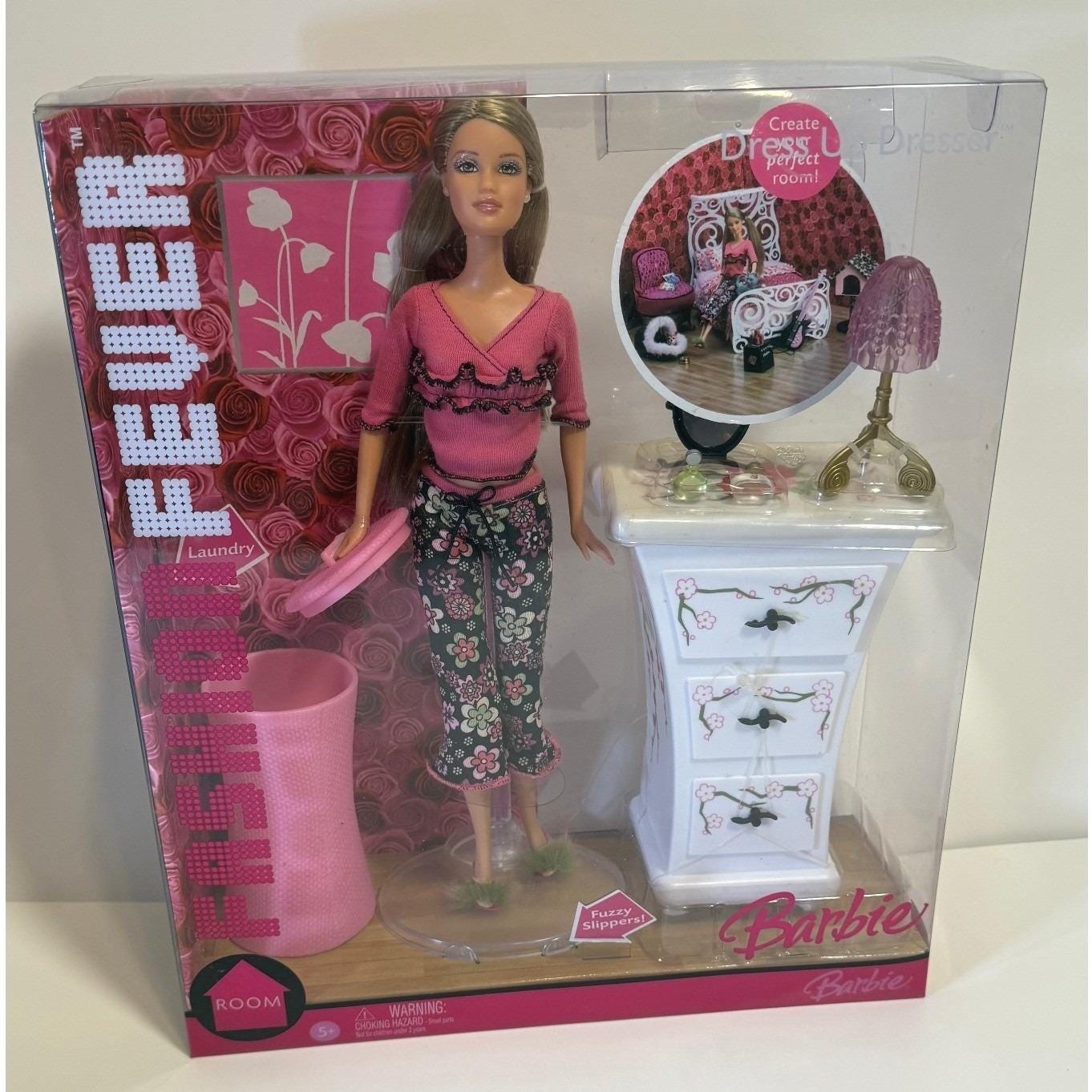 NEW Barbie Fashion Fever Dress up Dresser Room Playset With Doll