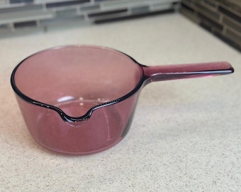 VTG Visions Corning USA Cranberry Glass Stieltopf 1L Ausgießer Topf Lila OHNE Deckel