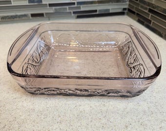 Fuente de vidrio cuadrada Arcoroc Rosaline rosa vintage para hornear, con relieve floral, apta para horno, 9x9