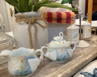 SWAN sugar and Creamer Set Vintage