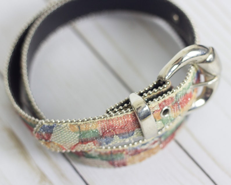 ELITE Floral Shimmery Vintage Leather & Fabric Belt w Notches / Silver-tone Buckle / 80s Vibes / MEDIUM 37in image 2