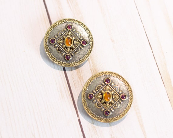 Medallion, Ornate Vintage Round Disc Shaped Clip-… - image 1