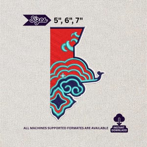 Puede incluir: Una taza de cerámica blanca con un asa negra y el texto "But First, Coffee" en negro y negrita. La taza está sobre una superficie blanca. La taza mide aproximadamente 10 cm de alto.