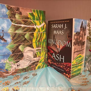 Throne of Glass-serien Pocketbok: Handmålade kanter (Sarah J. Maas)