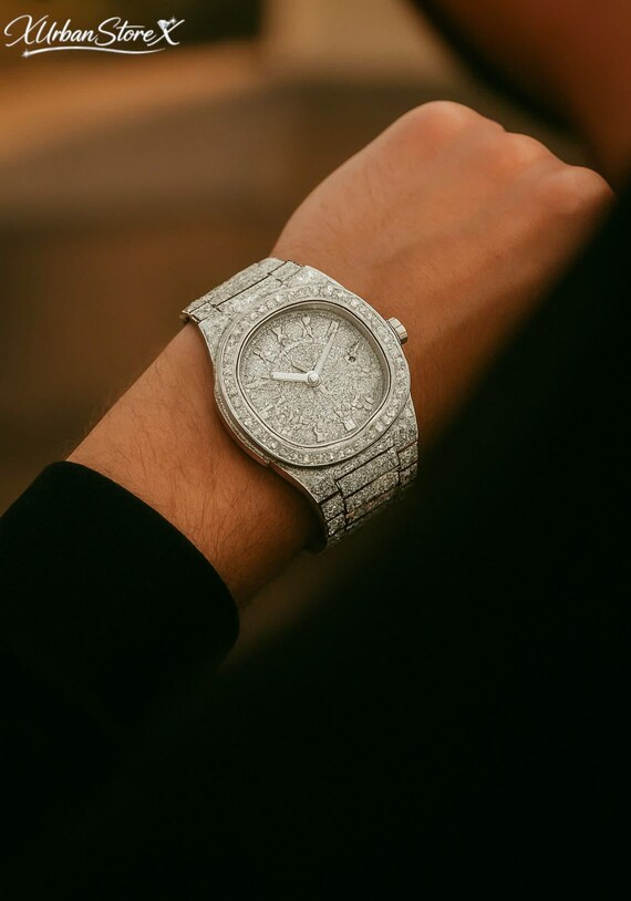 Luxury Iced-Out Men’s Watch – Gold & Silver Diamond Look Wristwatch