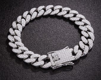 Luxury Iced-Out Men’s Bracelet – Gold & Silver Diamond Look
