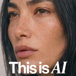 Könnte beinhalten: Nahaufnahme eines Gesichts mit dunklem Haar und Sommersprossen. Der Text "This is AI" wird in weißer, fetter Schrift angezeigt. Darunter befindet sich ein kleinerer weißer Kasten mit dem Text "SEE FOR YOURSELF" und einem Pfeil.