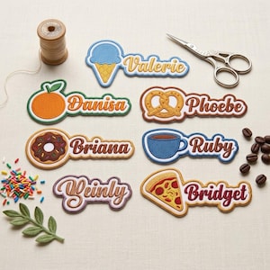 Può includere: Sei toppe ricamate con nomi e icone di gelato, arancia, pretzel, ciambella, tazza di caffè e fetta di pizza. I nomi Valerie, Danisa, Phoebe, Briana, Ruby, Veinly e Bridget sono ricamati con colori e caratteri differenti.
