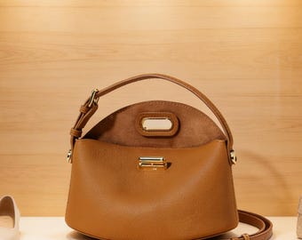 Vintage Tan Pebbled Leather Hobo Bag | Mini Shoulder Crossbody Purse