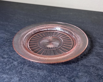 Plato de pan y mantequilla de cristal rosa "Coronation" de Anchor Hocking, estilo vintage.