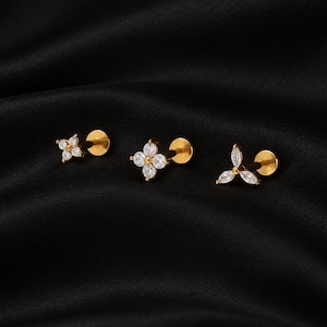 Tiny Flower Flat Back Earrings, Gold Titanium Cartilage Stud, CZ Floral Labret Piercing, Helix Tragus Stud, 4mm 5mm 6mm