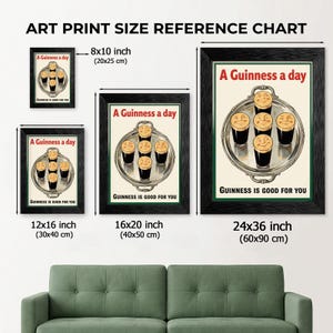 K&ouml;nnte beinhalten: Kunstdruck-Gr&ouml;&szlig;enreferenzkarte mit gerahmten Drucken. Die Drucke zeigen eine Vintage-Werbung f&uuml;r Guinness Stout. Der Text lautet "A Guinness a day" und "Guinness is good for you". Die Drucke sind in den Gr&ouml;&szlig;en 20x25, 30x40, 40x50 und 60x90 cm erh&auml;ltlich.