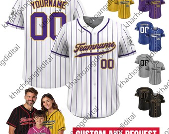 Camisa de beisebol personalizada com listras verticais, nome do time e número, estampada em branco e roxo, com botões, para homens, mulheres, jovens e crianças em idade pré-escolar.