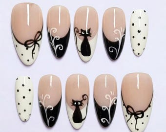 Uñas postizas minimalistas de gato negro con lazo coqueto y lunares / Uñas cortas almendradas / Arte francés vintage