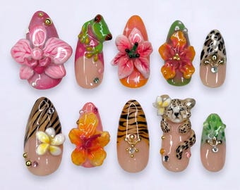 Uñas postizas 3D Kawaii Safari con diseño asimétrico de cachorro de guepardo y rana / Uñas falsas color almendra / Arte maximalista de animales de la selva tropical