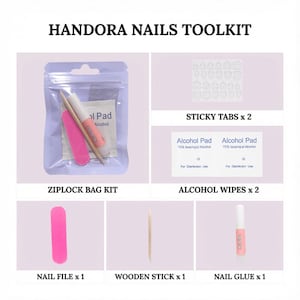 Puede incluir: Kit de herramientas para u&ntilde;as Handora. La imagen muestra un kit de u&ntilde;as con un kit de bolsa Ziplock, pesta&ntilde;as adhesivas, toallitas con alcohol, una lima de u&ntilde;as, un palito de madera y pegamento para u&ntilde;as. El kit incluye una lima de u&ntilde;as rosa y un palito de madera.