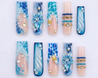 Uñas postizas Blue Pool Water Press on Nails con flores, ondas y anillos en 3D / Uñas postizas 3D cuadradas largas / Elegante diseño de uñas hecho a mano para el verano y la playa.