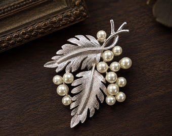 Vintage witgoud vergulde bladbroche, botanische parel reversspeld