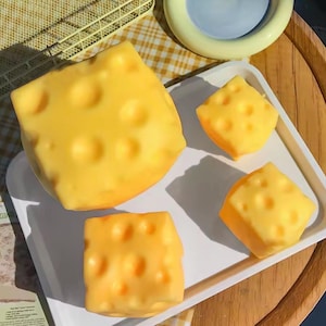 VIRAL Simulate Cheese Slow Rebound Pinching Office Decompression